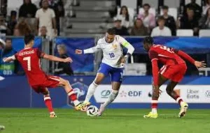Quy Định Về Bắt Đầu Và Bắt Đầu Lại Trận Đấu Bóng Đá Theo FIFA